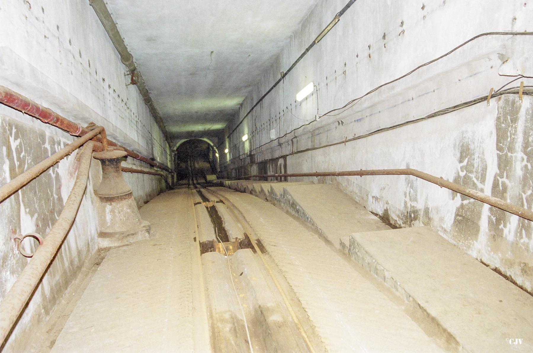 Ligne Maginot - ANZELING - A25 - (Ouvrage d'artillerie) - Entrée munitions
Le plan incliné