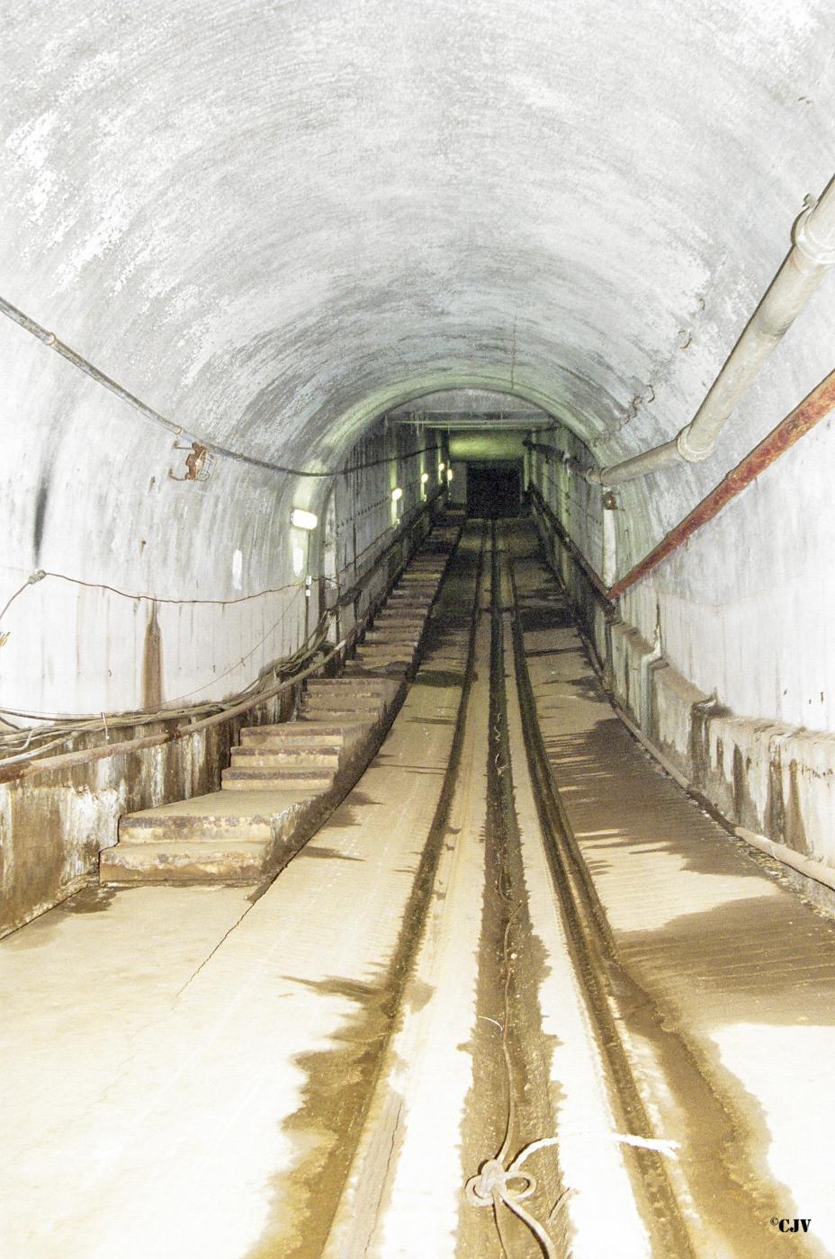 Ligne Maginot - ANZELING - A25 - (Ouvrage d'artillerie) - Entrée munitions
Le plan incliné - Lia VERMEULEN