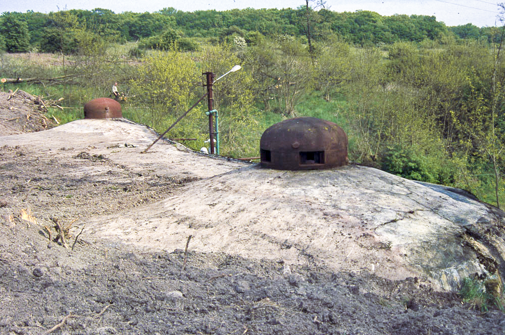 Ligne Maginot - ANZELING - A25 - (Ouvrage d'artillerie) - Entrée des munitions
Les cloches GFM de l'EM - Michel Teiten