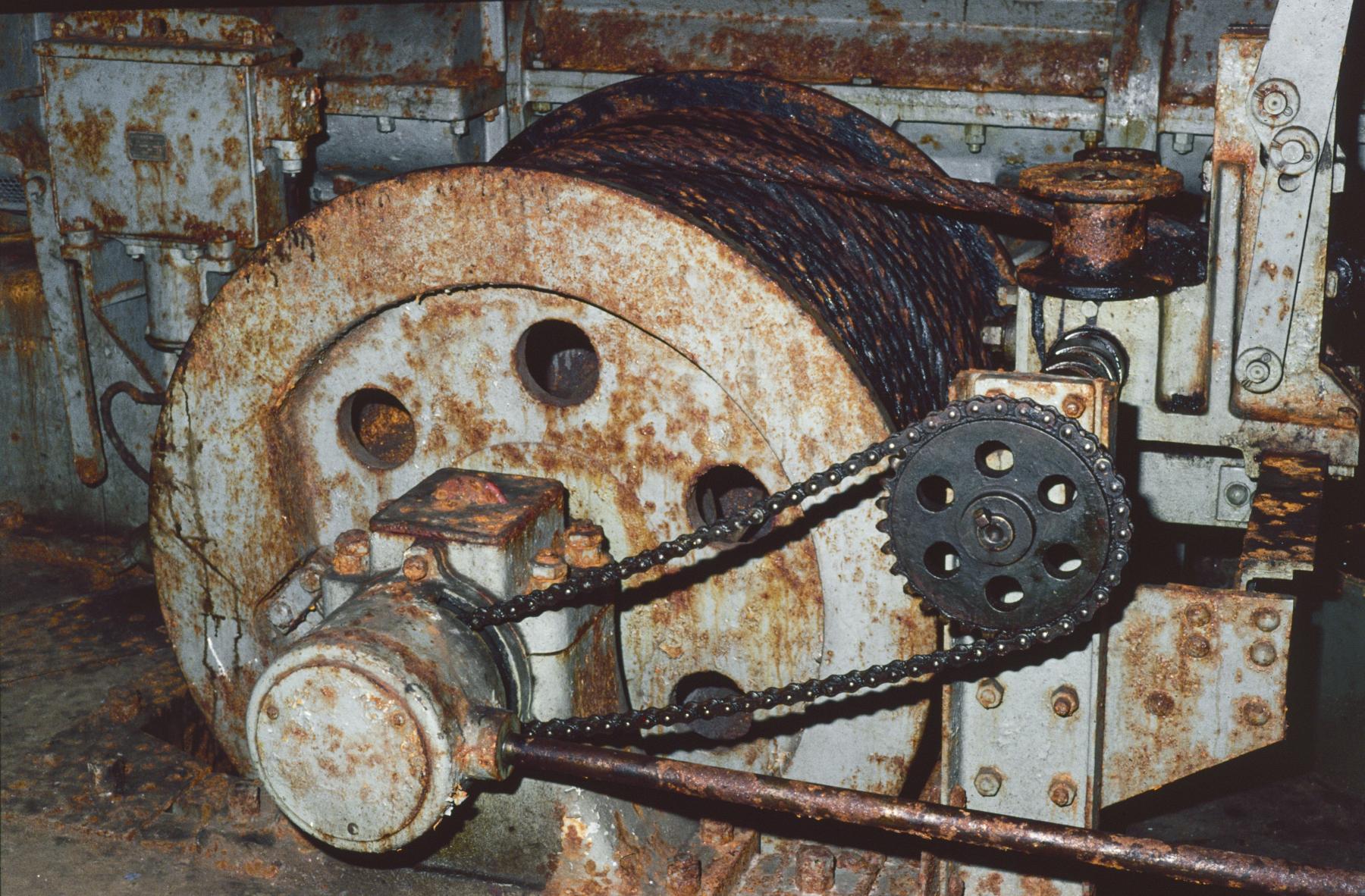 Ligne Maginot - ANZELING - A25 - (Ouvrage d'artillerie) - Entrée munitions
Système de treuil du plan incliné - MANSUY Michel