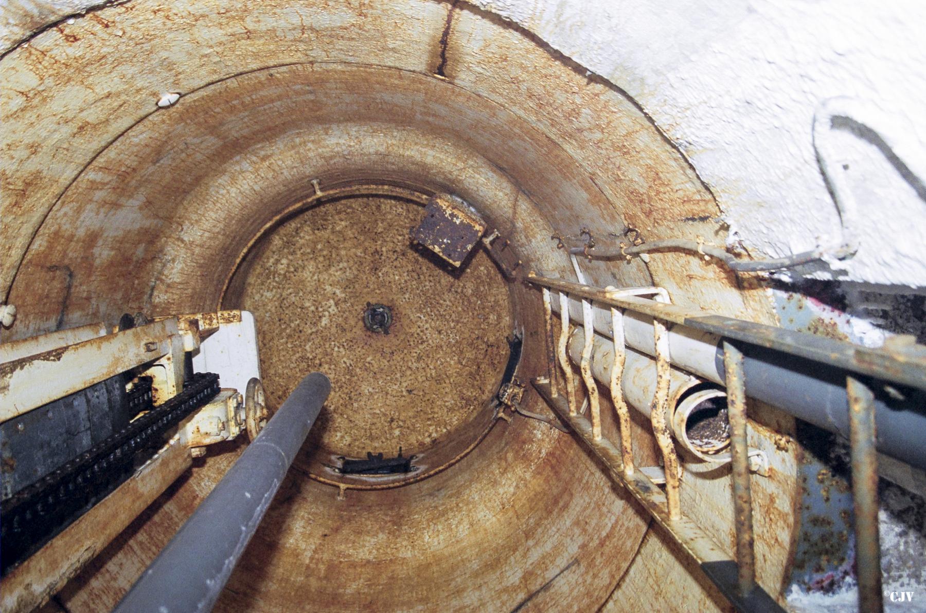 Ligne Maginot - ANZELING - A25 - (Ouvrage d'artillerie) - Bloc 1
Cloche GFM - Lia VERMEULEN