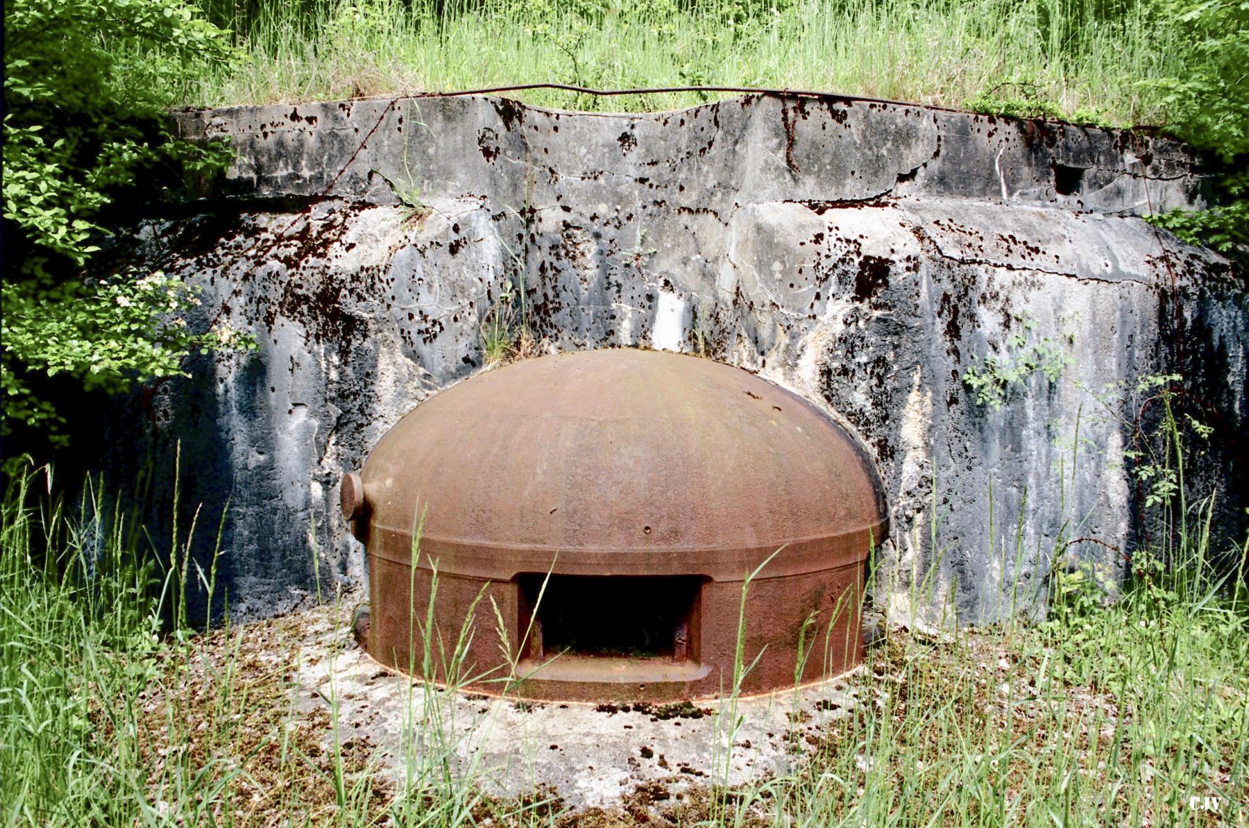 Ligne Maginot - ANZELING - A25 - (Ouvrage d'artillerie) - Bloc 2
Cloche GFM - Lia VERMEULEN