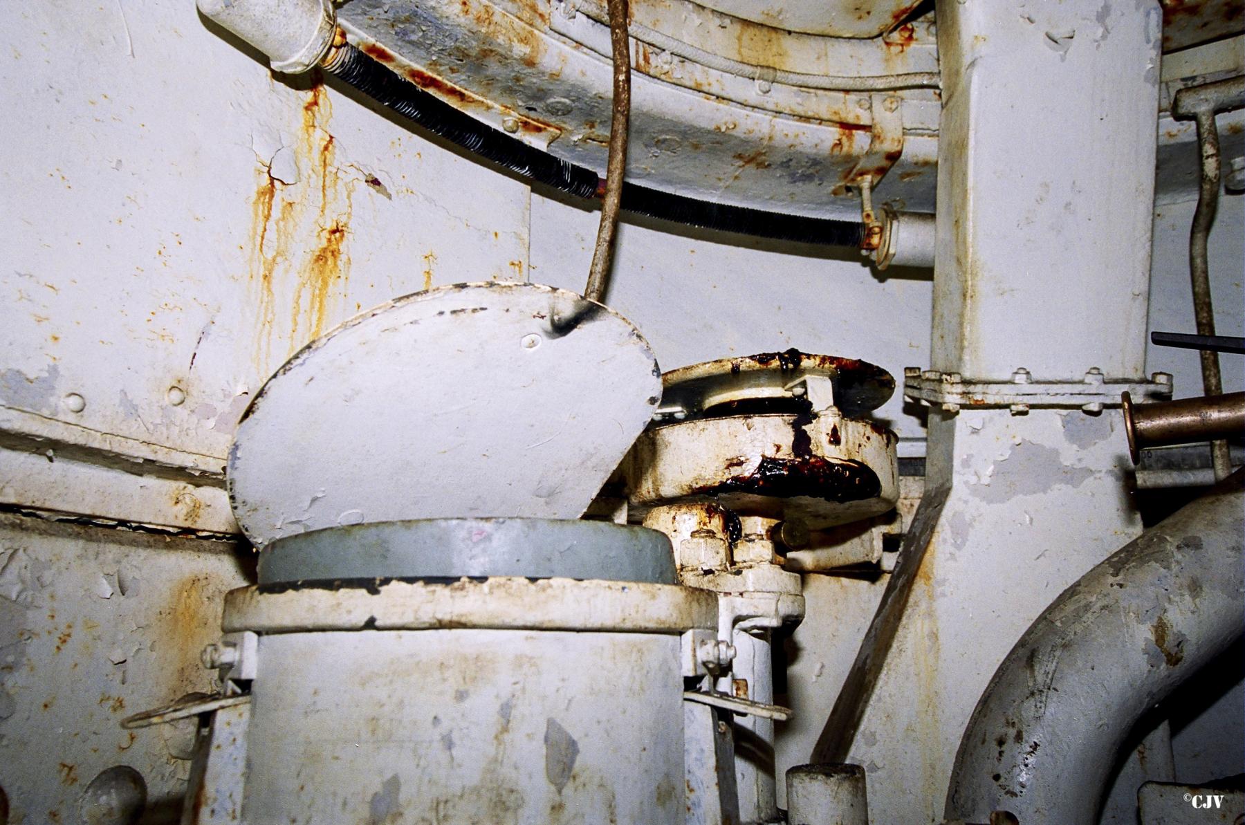 Ligne Maginot - ANZELING - A25 - (Ouvrage d'artillerie) - Bloc 2
La tourelle de mitrailleuses - Lia VERMEULEN
