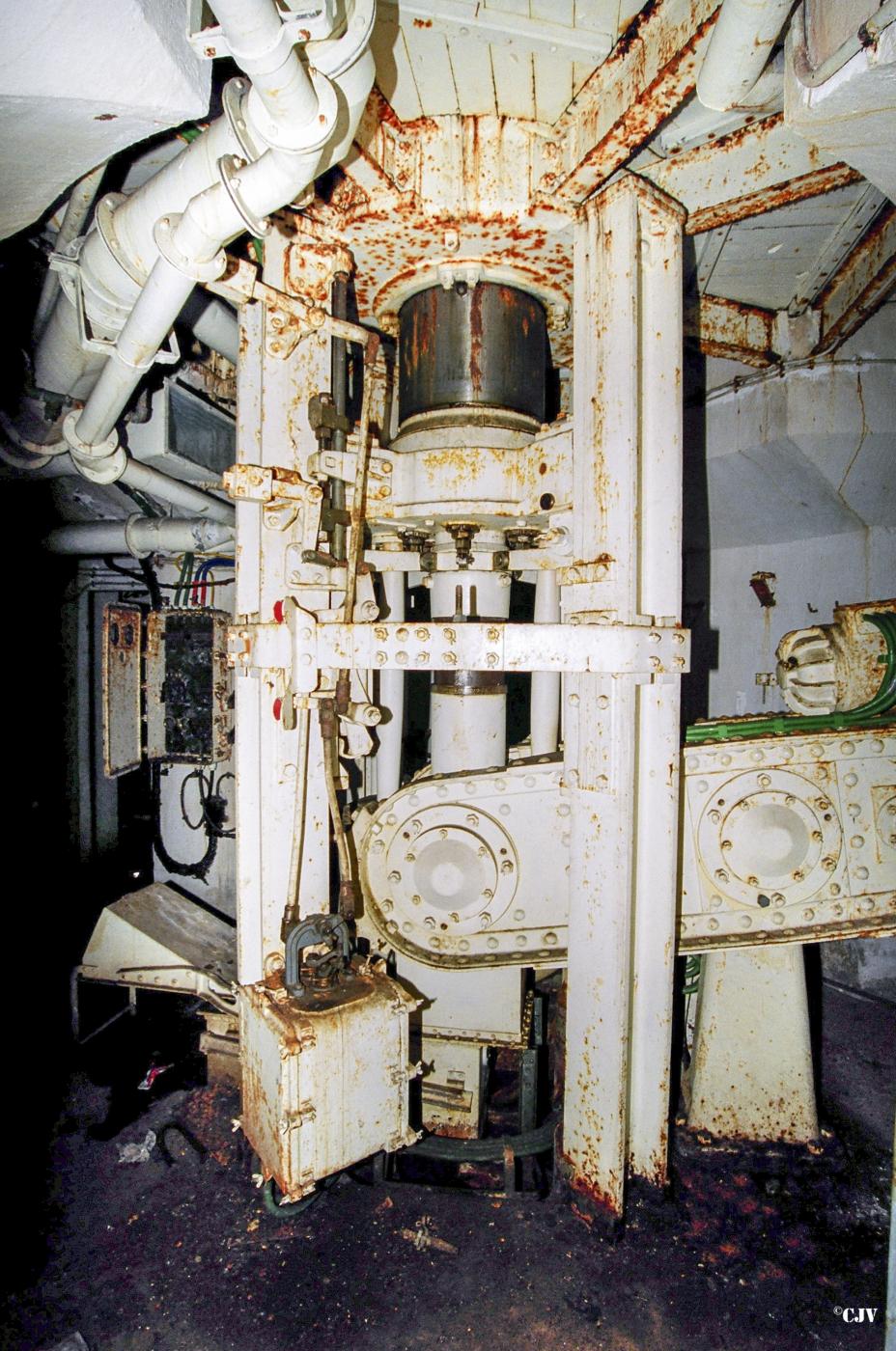 Ligne Maginot - ANZELING - A25 - (Ouvrage d'artillerie) - Bloc 2
Tourelle de mitrailleuses - Lia VERMEULEN