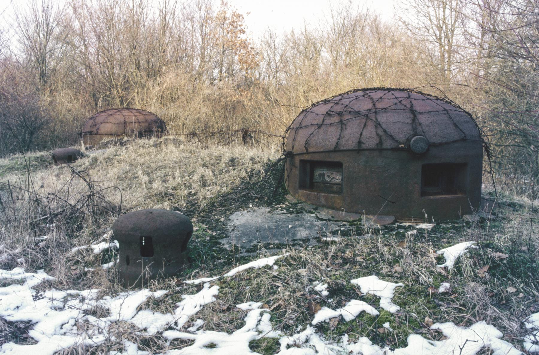 Ligne Maginot - ANZELING - A25 - (Ouvrage d'artillerie) - Bloc 3
Les cloches et prise d'air - MANSUY Michel