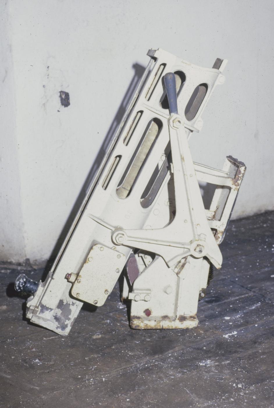 Ligne Maginot - ANZELING - A25 - (Ouvrage d'artillerie) - Bloc 5
Tourelle pour deux lance-bombes de 135mm
Système de chargement semi-automatique du 135mm de tourelle - MANSUY Michel