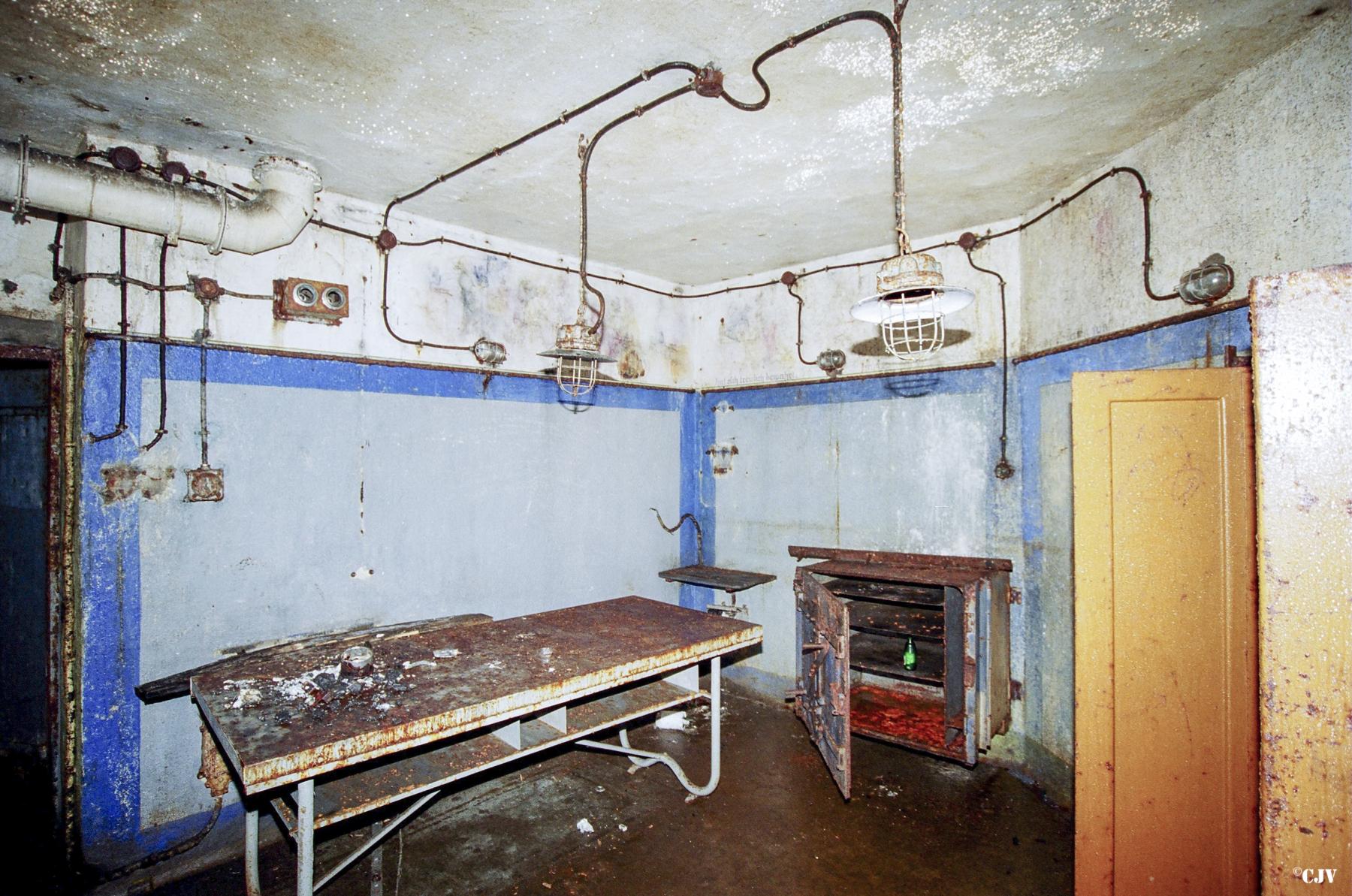 Ligne Maginot - ANZELING - A25 - (Ouvrage d'artillerie) - Bloc 4
Le PC du bloc - Lia VERMEULEN