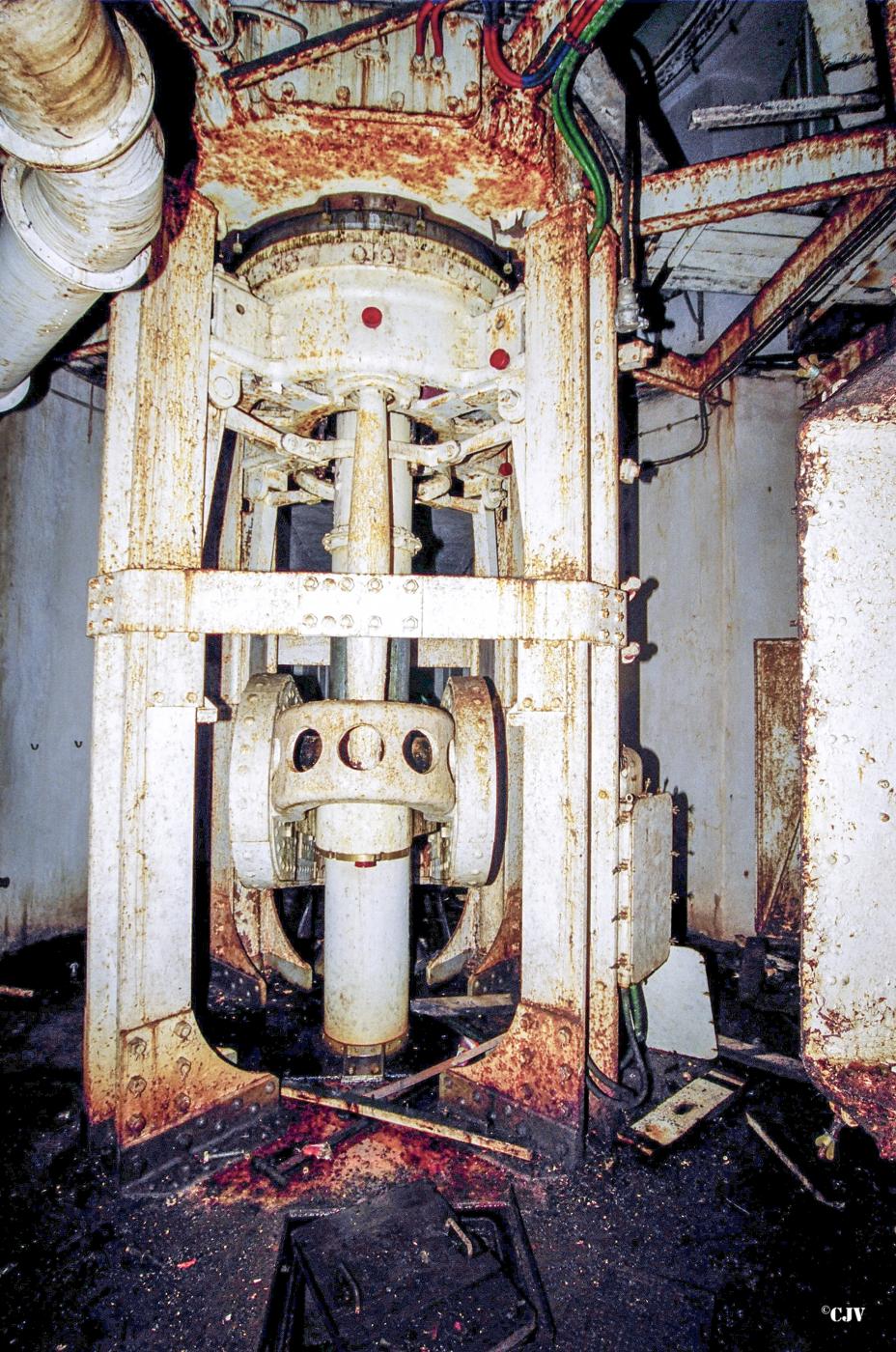 Ligne Maginot - ANZELING - A25 - (Ouvrage d'artillerie) - Bloc 4
Étage inférieur de la tourelle - Lia VERMEULEN