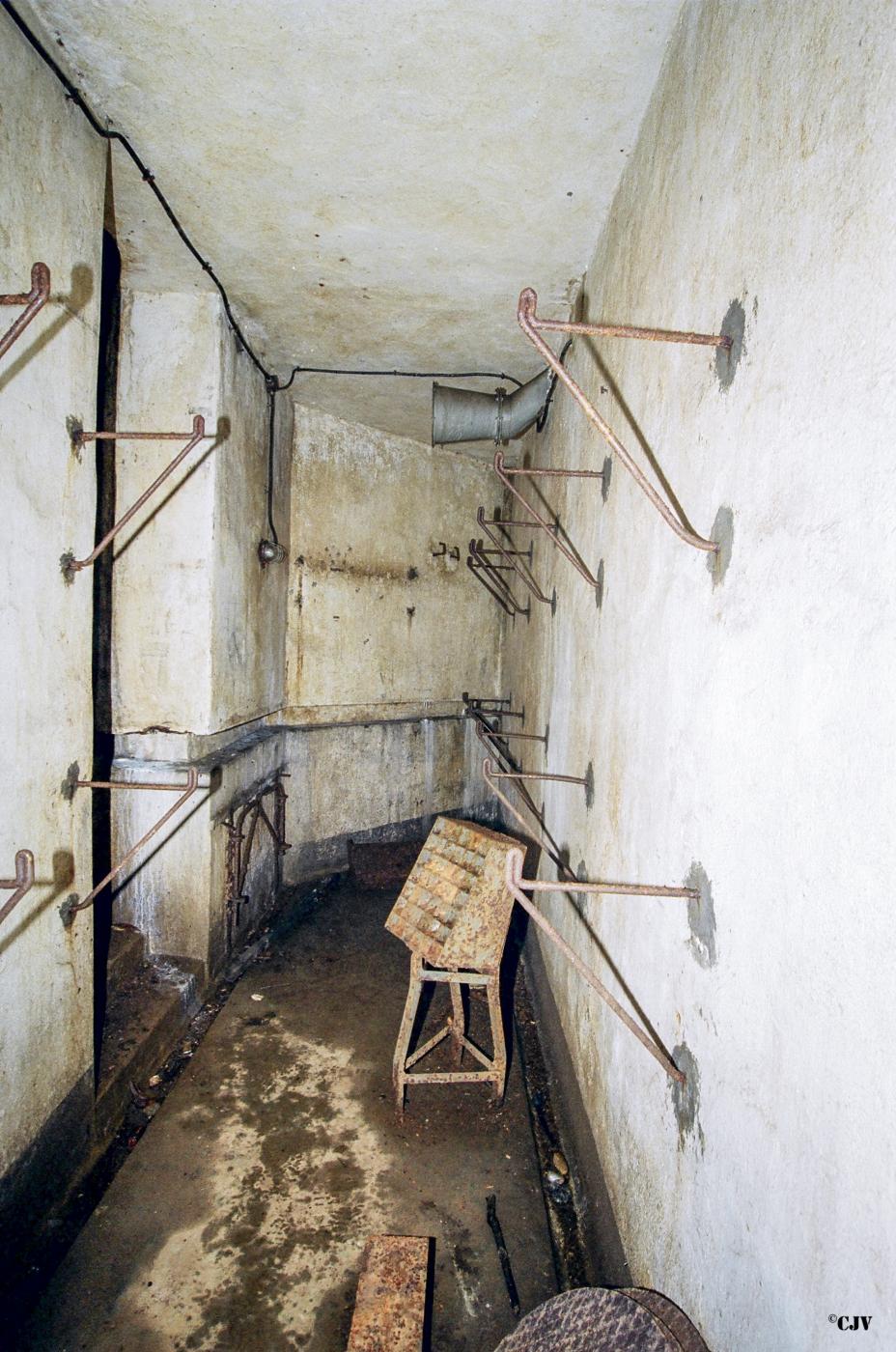 Ligne Maginot - ANZELING - A25 - (Ouvrage d'artillerie) - Bloc 4
Couloir près du cloche LG - Lia VERMEULEN