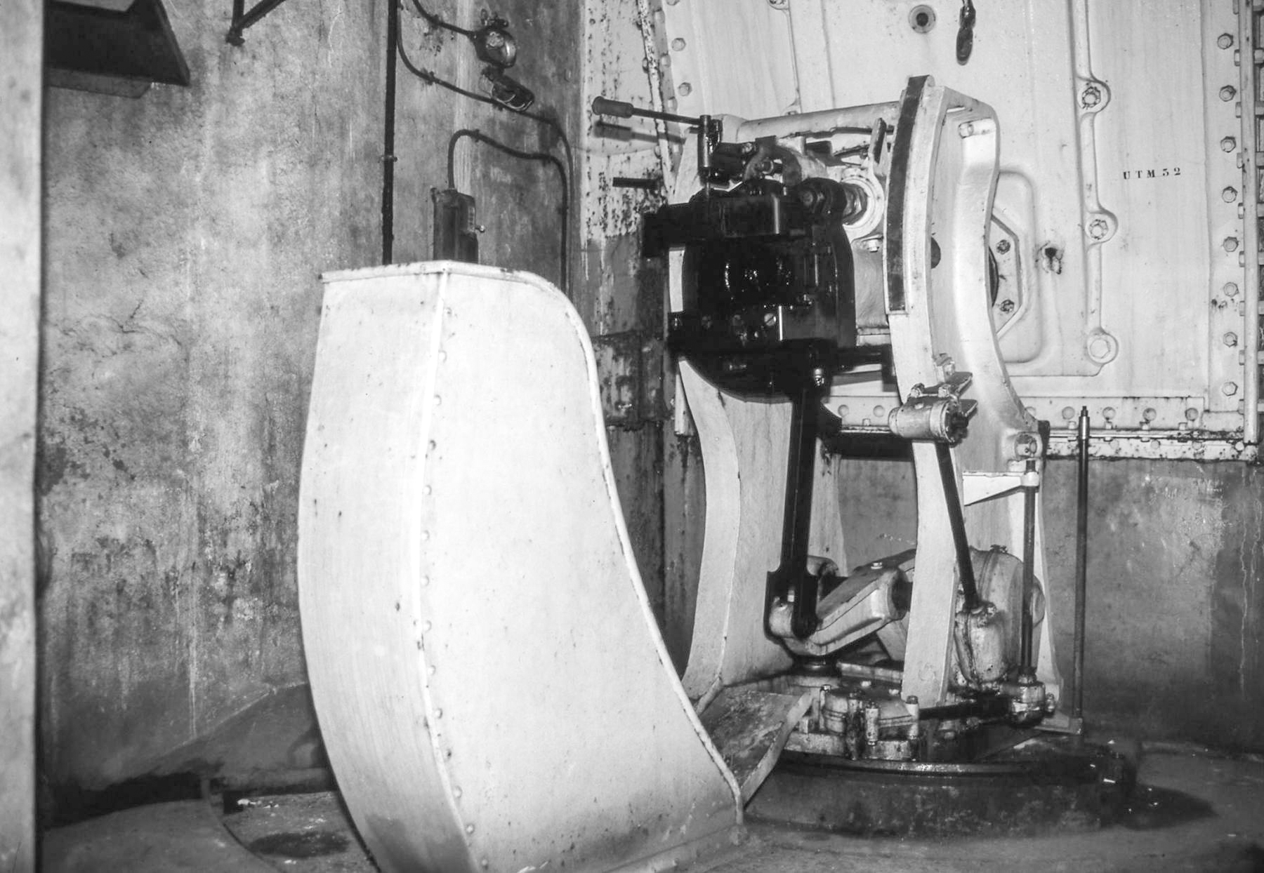 Ligne Maginot - ANZELING - A25 - (Ouvrage d'artillerie) - Bloc 5
Matériel de 135 sous casemate - Dominique KEMMEL