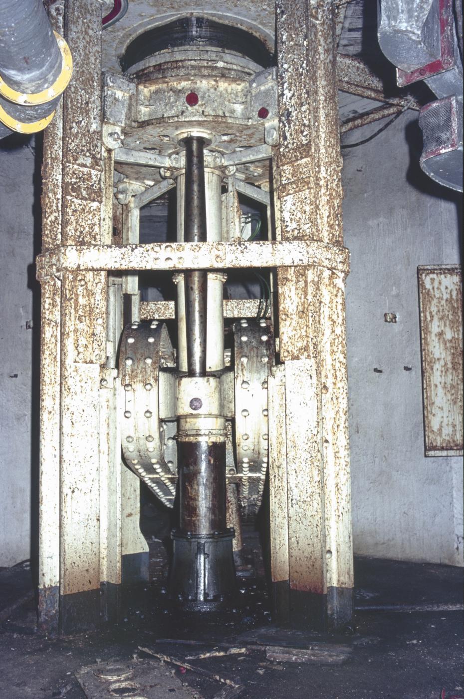 Ligne Maginot - ANZELING - A25 - (Ouvrage d'artillerie) - Bloc 5
Étage inférieur de la tourelle - MANSUY Michel