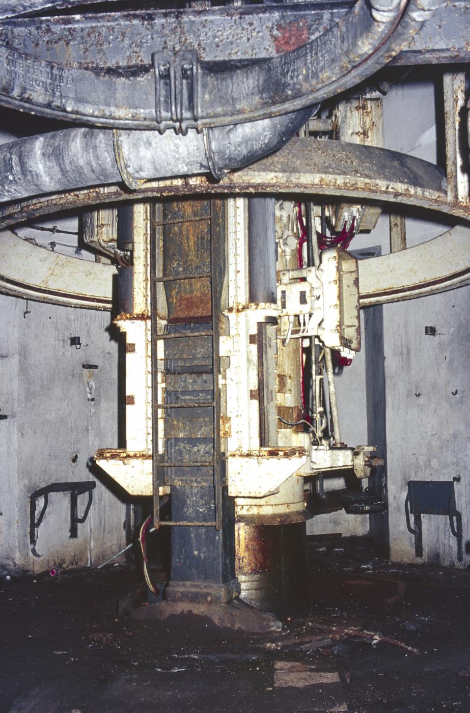 Ligne Maginot - ANZELING - A25 - (Ouvrage d'artillerie) - Bloc 5
Étage intermédiaire de la tourelle - MANSUY Michel