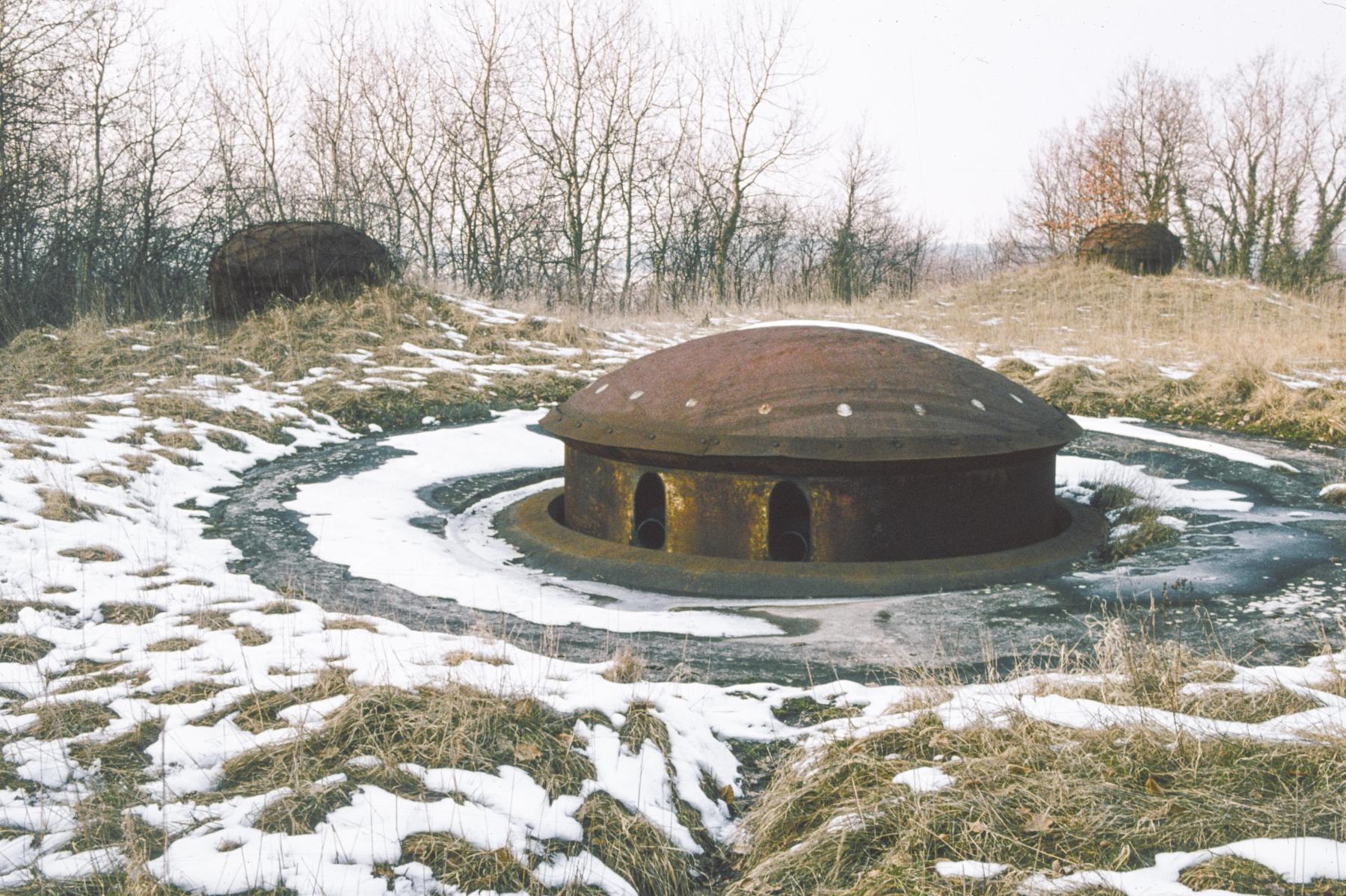 Ligne Maginot - ANZELING - A25 - (Ouvrage d'artillerie) - Bloc 5
La tourelle pour deux lance-bombes de 135 mm - MANSUY Michel