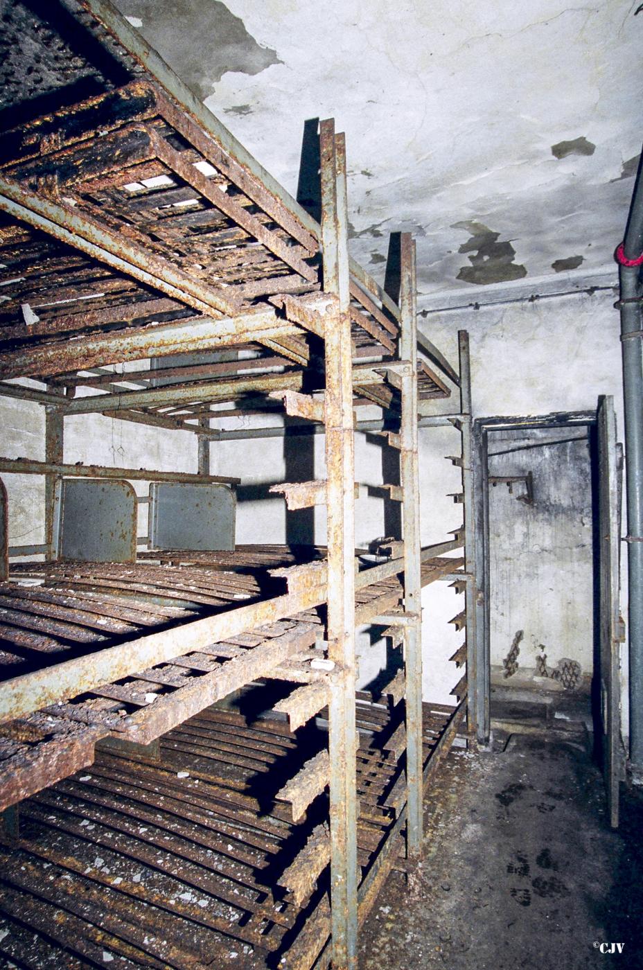 Ligne Maginot - ANZELING - A25 - (Ouvrage d'artillerie) - Bloc 5
Chambrée pour la troupe - Lia VERMEULEN