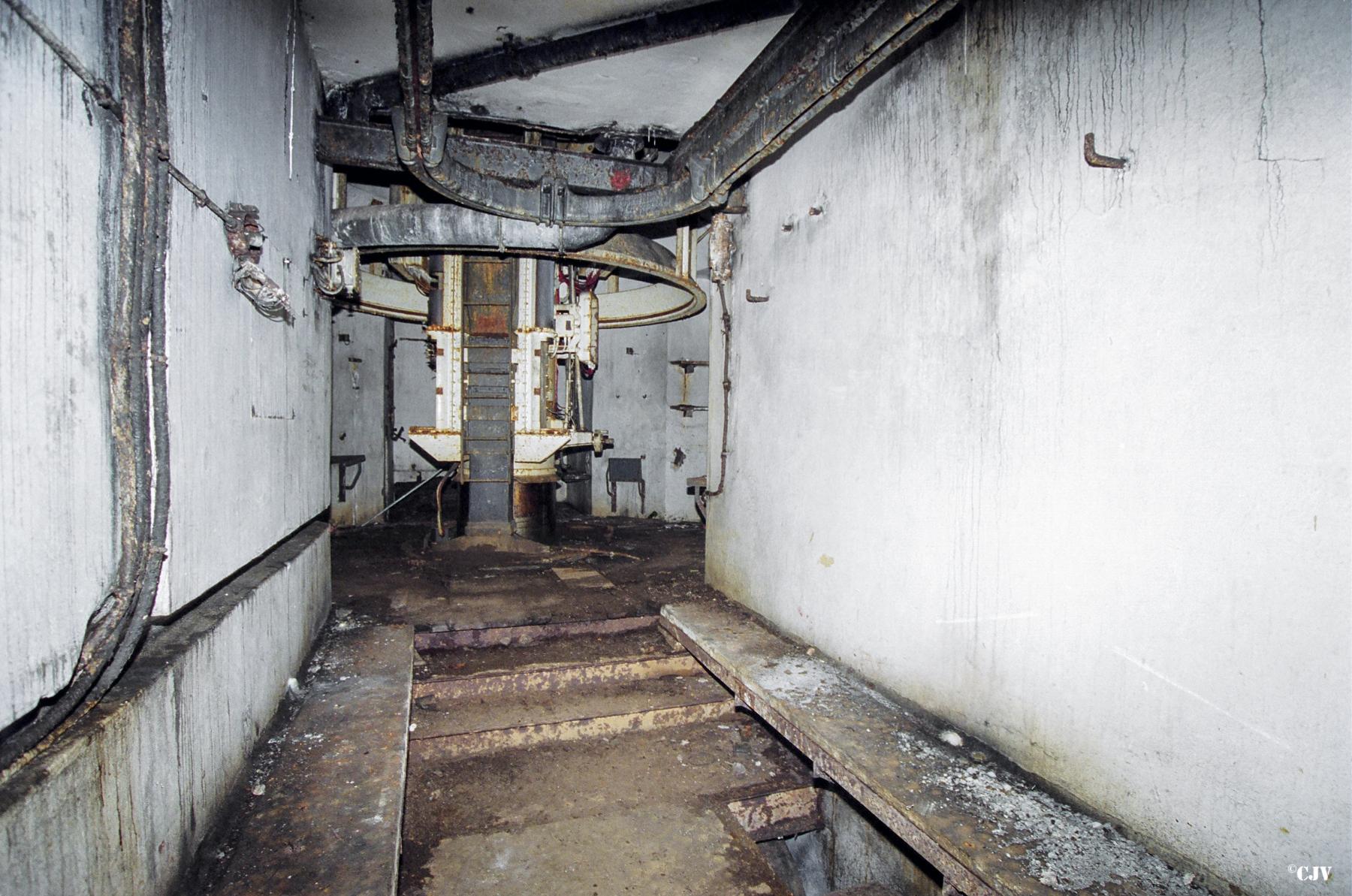 Ligne Maginot - ANZELING - A25 - (Ouvrage d'artillerie) - Bloc 5
Tourelle de 135 - Lia VERMEULEN