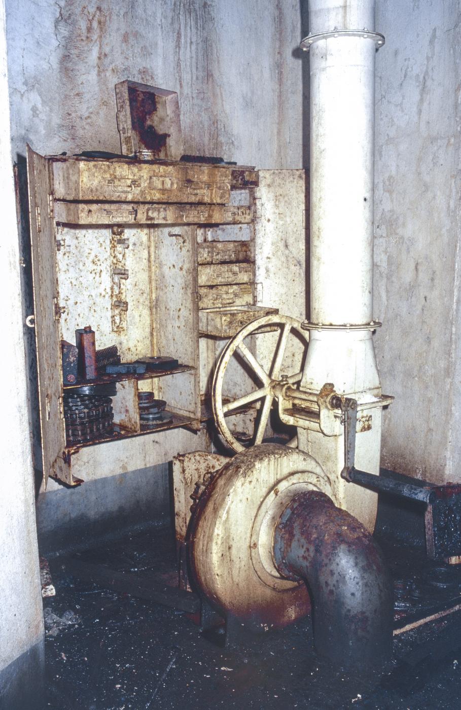 Ligne Maginot - ANZELING - A25 - (Ouvrage d'artillerie) - Bloc 7
Ventilateur - MANSUY Michel