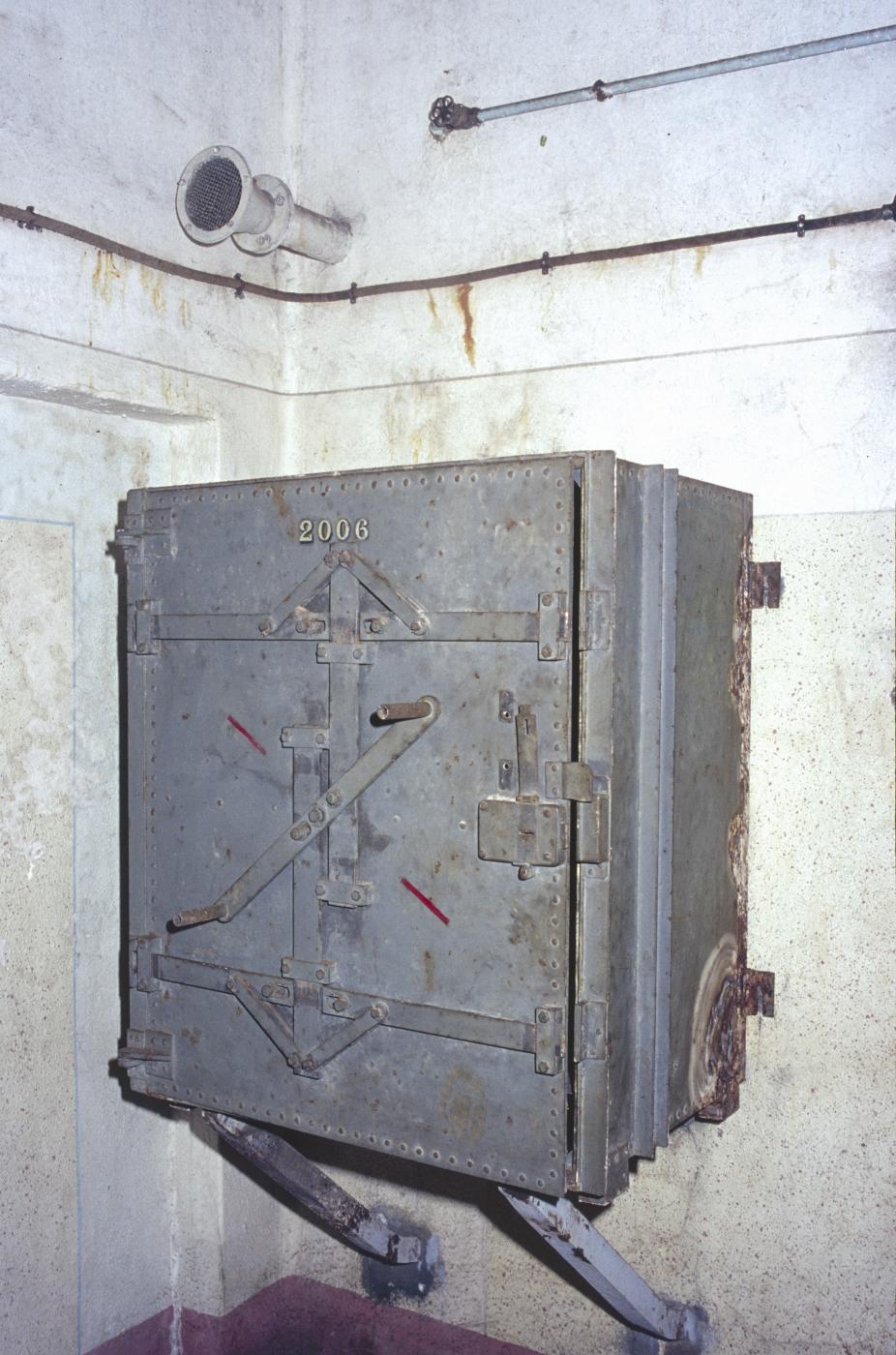 Ligne Maginot - ANZELING - A25 - (Ouvrage d'artillerie) - Bloc 7
Armoire - MANSUY Michel