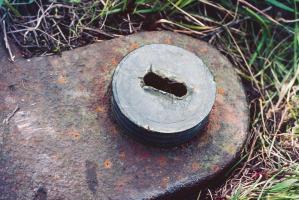 Ligne Maginot - ANZELING - A25 - (Ouvrage d'artillerie) - Bloc 9
Vis de fixation de l'avant-cuirasse