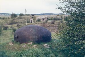 Ligne Maginot - DENTING - A28 - (Ouvrage d'infanterie) - Bloc 1
Cloche GFM
Vue vers bloc 2