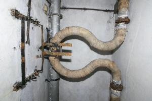 Ligne Maginot - DONAU - (Abri) - Lyre de dilatation sur la conduite entre la chaudière et la batterie de chauffe