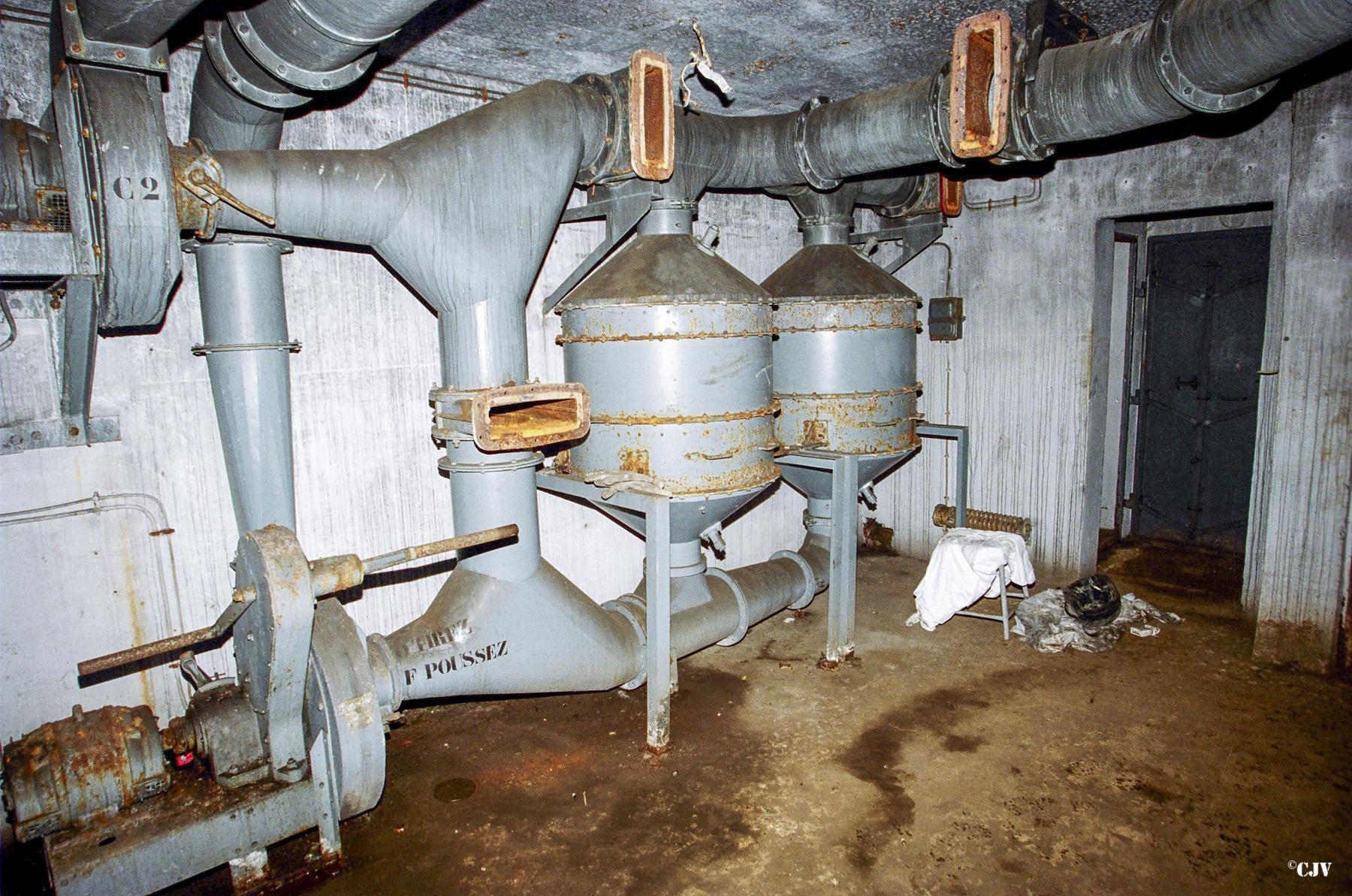Ligne Maginot - ANZELING - A25 - (Ouvrage d'artillerie) - Bloc 9
Les filtres - Lia VERMEULEN