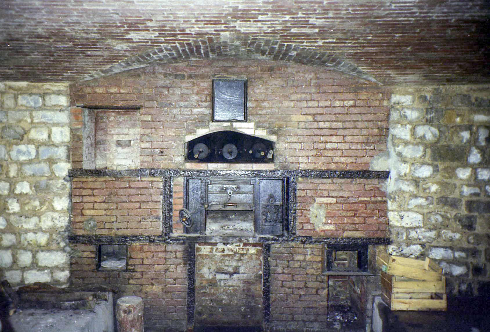 Ligne Maginot - FORT DE LEVEAU (I / 87°RIF - PC DE GUERRE) - (PC de Quartier) - Four à pain - ELLENA Daniel - CUNY Philippe