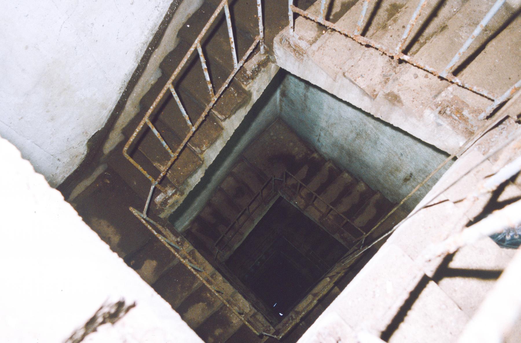 Ligne Maginot - ANZELING - A25 - (Ouvrage d'artillerie) - Bloc 9
L'escalier - MANSUY Michel