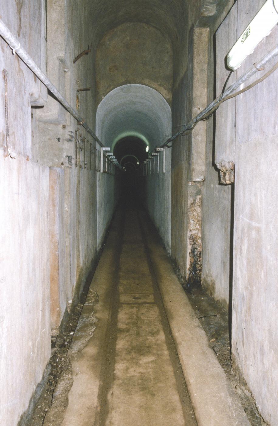 Ligne Maginot - ANZELING - A25 - (Ouvrage d'artillerie) - Bloc 9
Couloir d'acces - MANSUY Michel