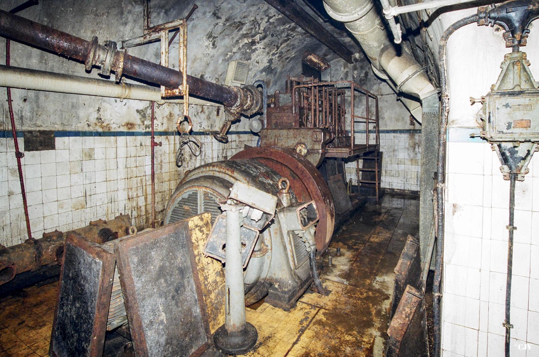 Ligne Maginot - ANZELING - A25 - (Ouvrage d'artillerie) - Usine électrique - Lia VERMEULEN