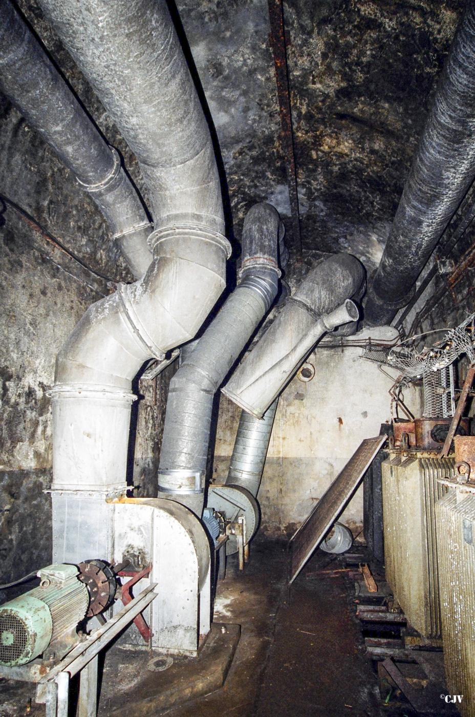 Ligne Maginot - ANZELING - A25 - (Ouvrage d'artillerie) - Usine électrique - Lia VERMEULEN