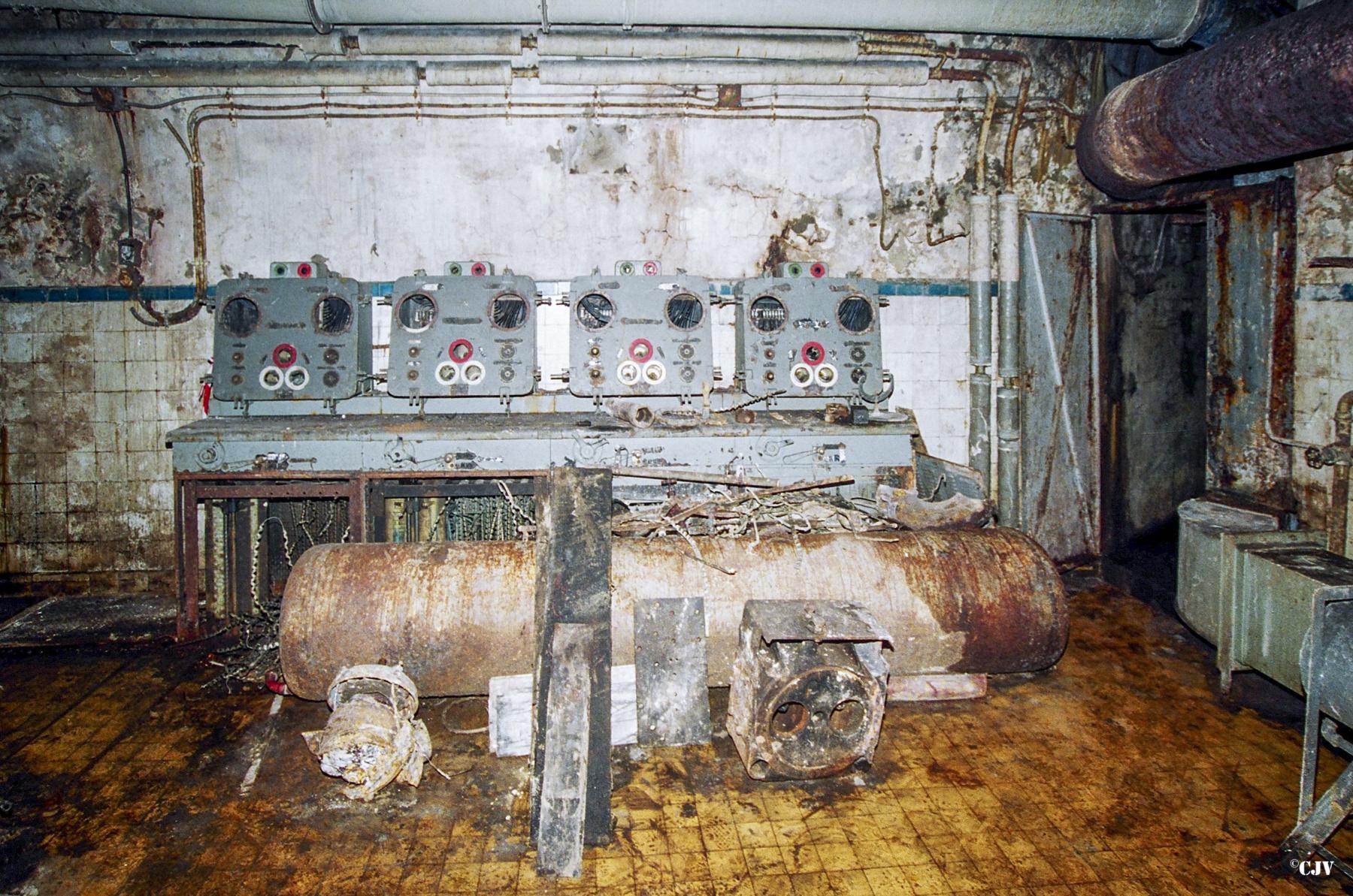 Ligne Maginot - ANZELING - A25 - (Ouvrage d'artillerie) - Usine électrique
Tableaux de réglage - Lia VERMEULEN