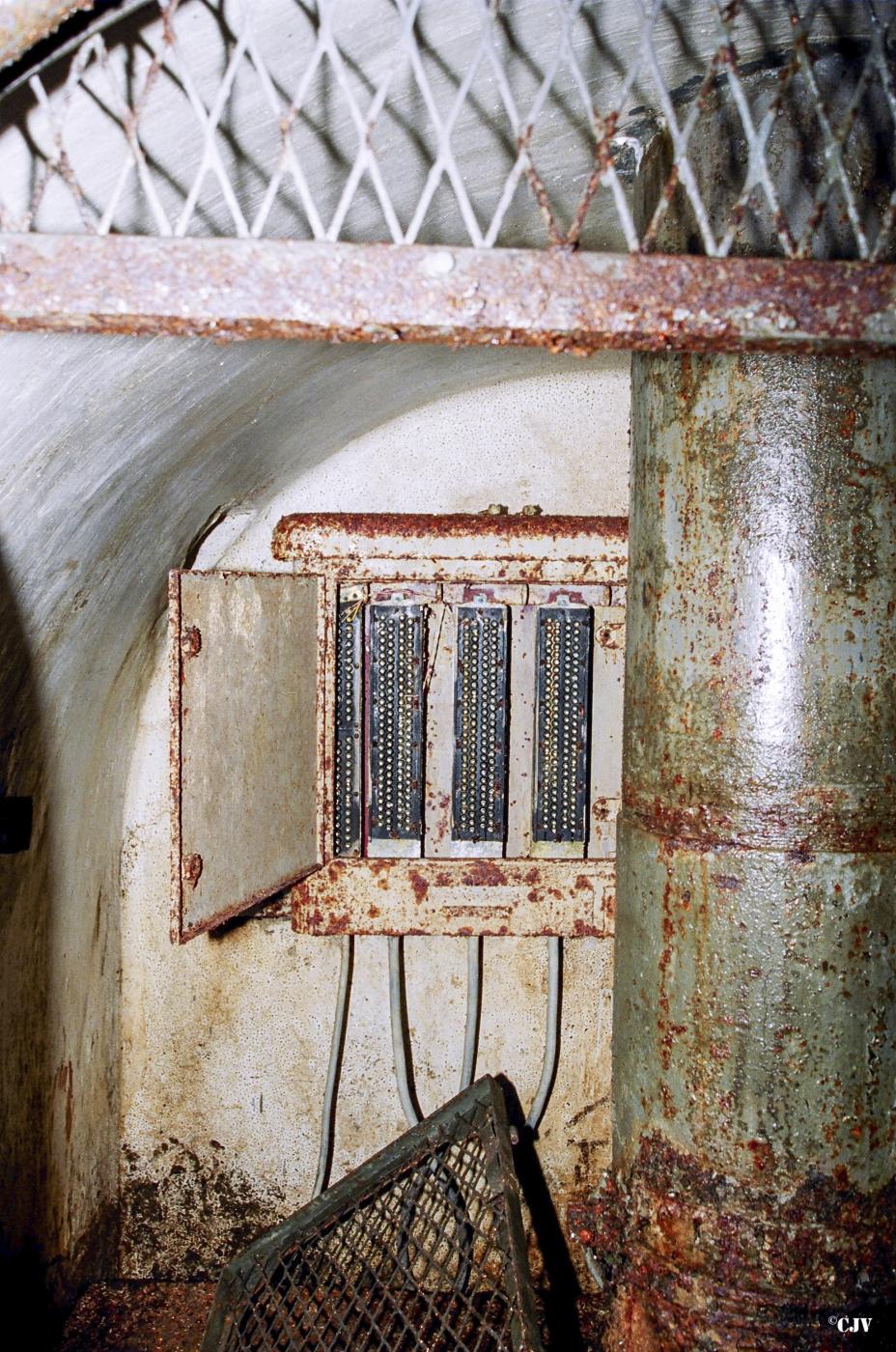 Ligne Maginot - ANZELING - A25 - (Ouvrage d'artillerie) - Un des entrées des cables - Lia VERMEULEN
