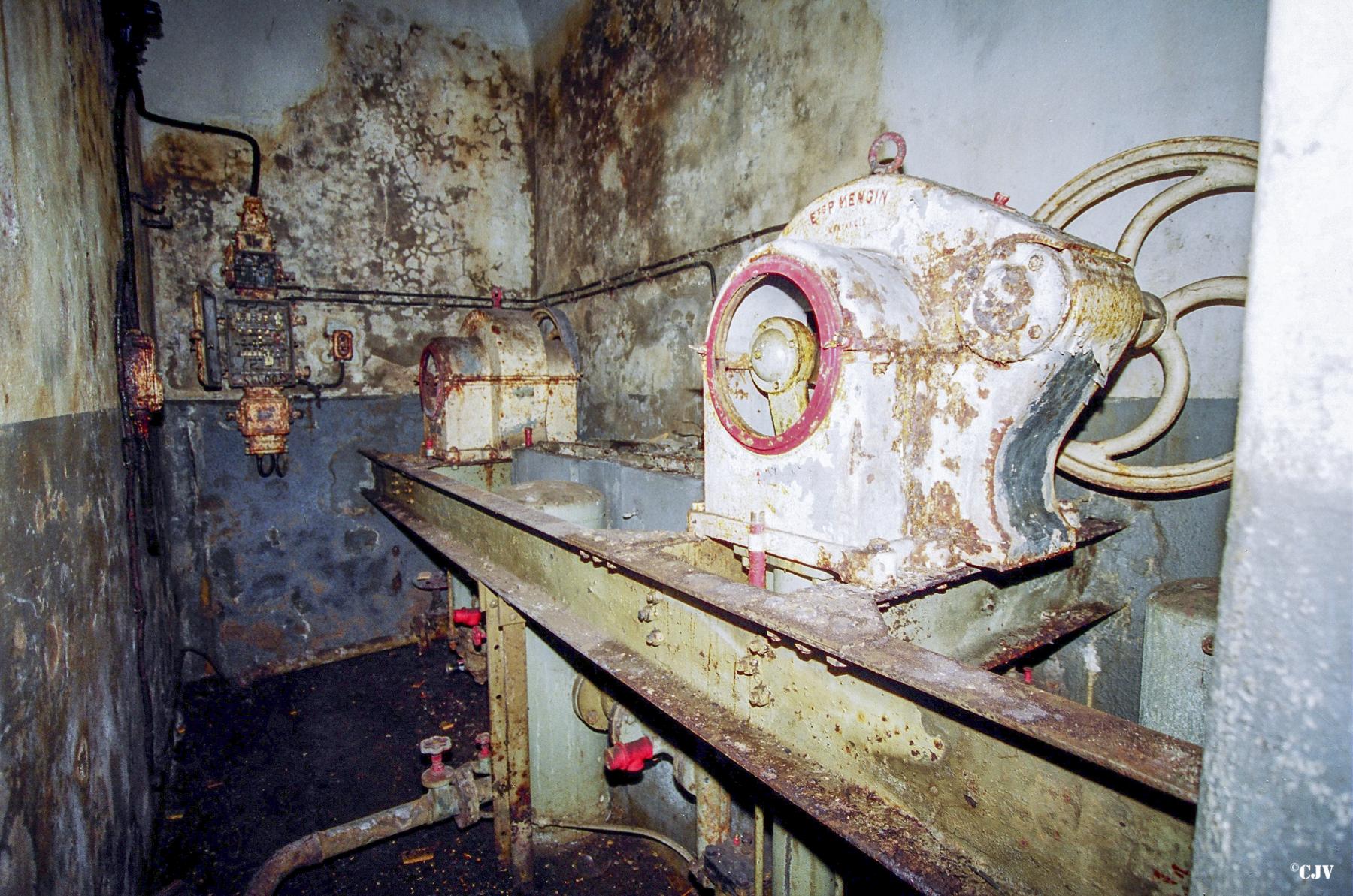 Ligne Maginot - ANZELING - A25 - (Ouvrage d'artillerie) - Le puits - Lia VERMEULEN