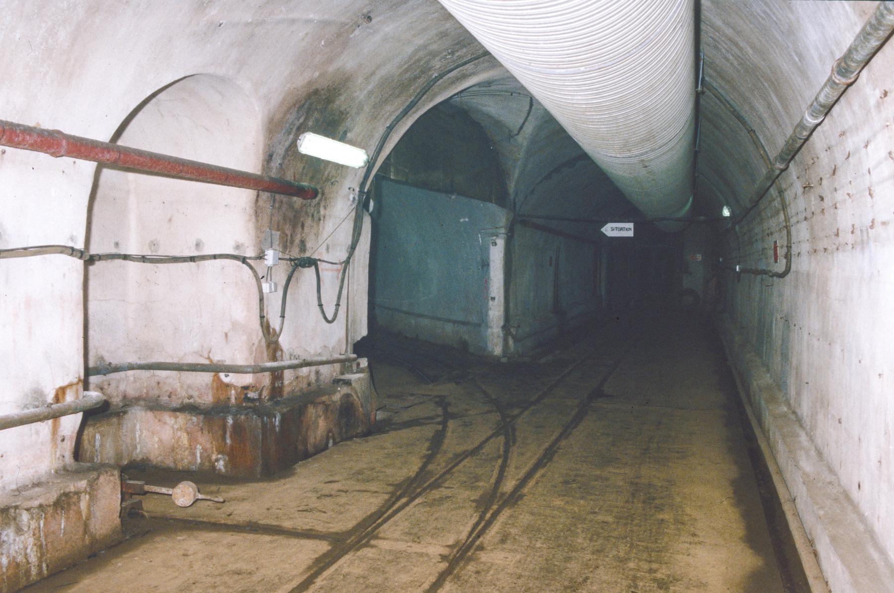 Ligne Maginot - ANZELING - A25 - (Ouvrage d'artillerie) - La galerie au niveau du garage des locotracteurs - MANSUY Michel