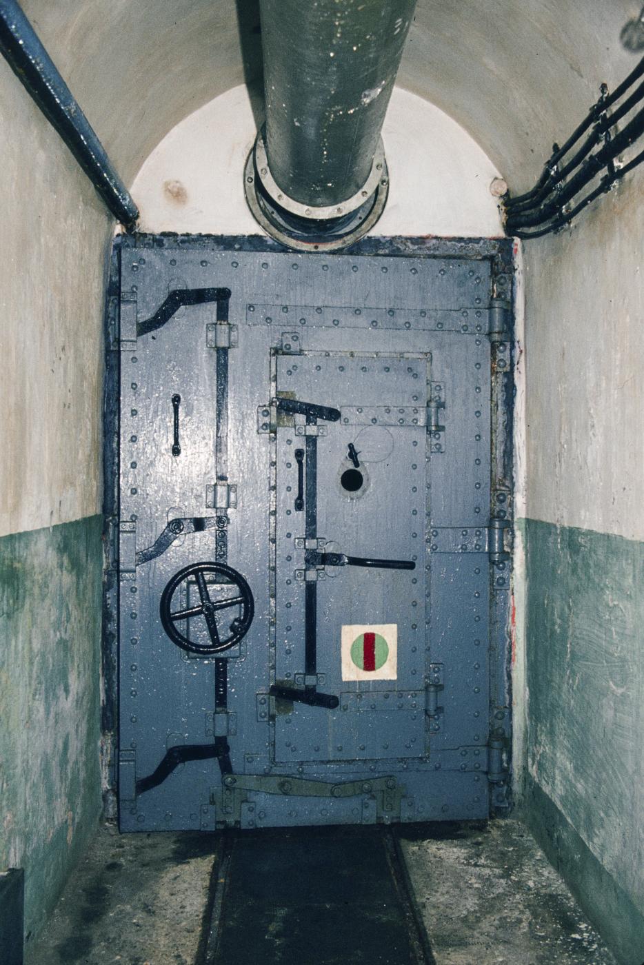 Ligne Maginot - SAINT GOBAIN - (Ouvrage d'infanterie) - Bloc 2
Porte du sas d'accès au bloc - MANSUY Michel