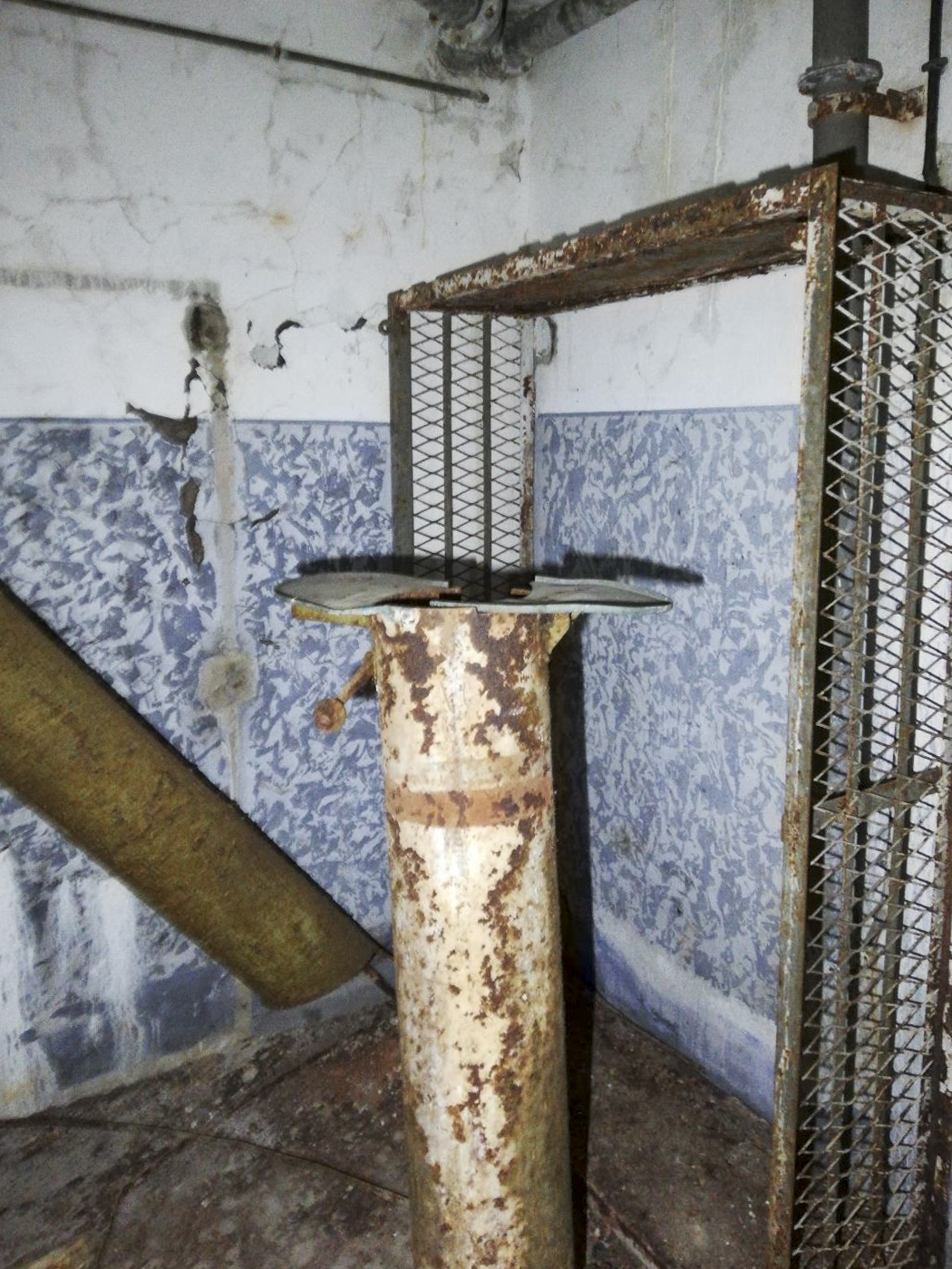 Ligne Maginot - DENTING - A28 - (Ouvrage d'infanterie) - Bloc 1
Étage supérieur. - BlackMamba73