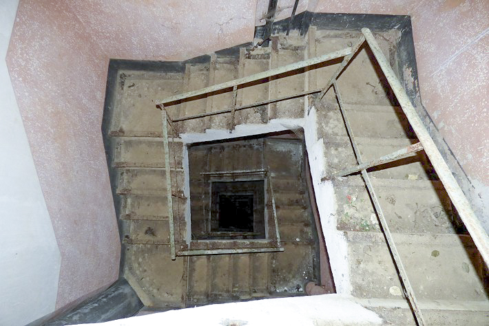 Ligne Maginot - DENTING - A28 - (Ouvrage d'infanterie) - Bloc 1
L’escalier - Sylvie-Laure LAMBERT
