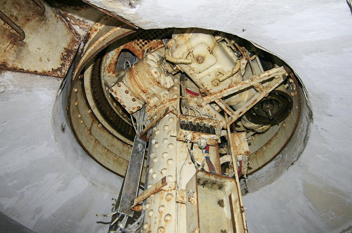 Ligne Maginot - DENTING - A28 - (Ouvrage d'infanterie) - Bloc 3
Tourelle de mitrailleuses. - Sylvie Laure LAMBERT