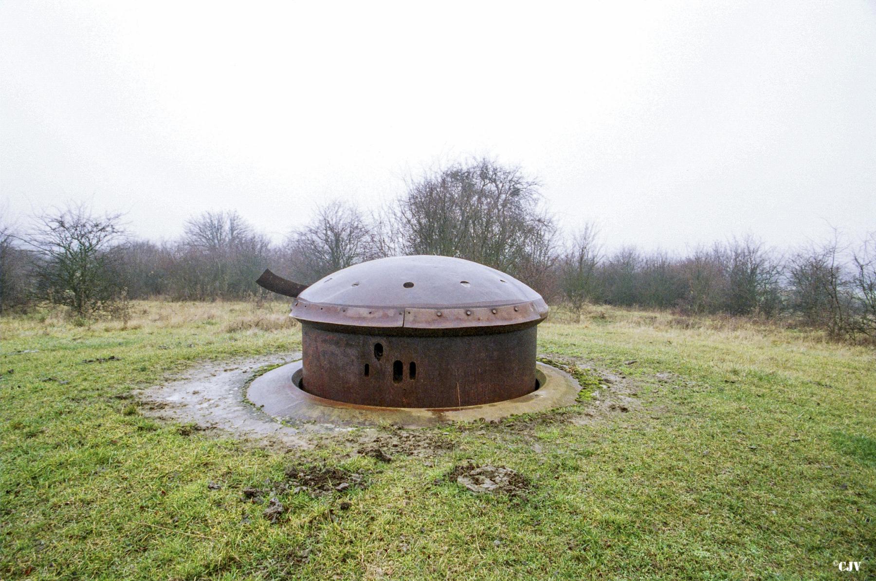 Ligne Maginot - DENTING - A28 - (Ouvrage d'infanterie) - Bloc 3
Tourelle de mitrailleuses - Lia VERMEULEN