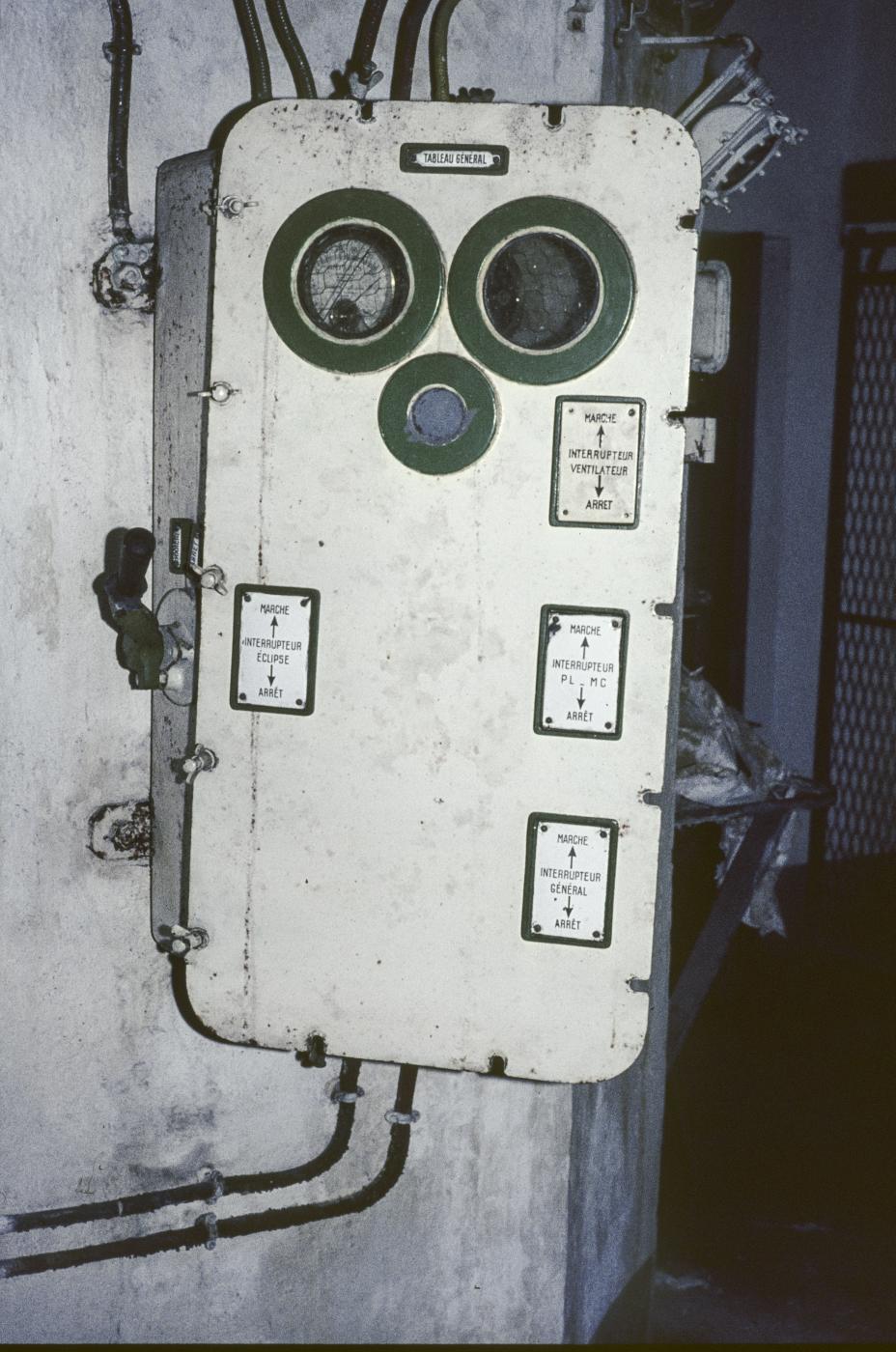 Ligne Maginot - DENTING - A28 - (Ouvrage d'infanterie) - Bloc 3
Tourelle de mitrailleuses
Etage inférieur - MANSUY Michel