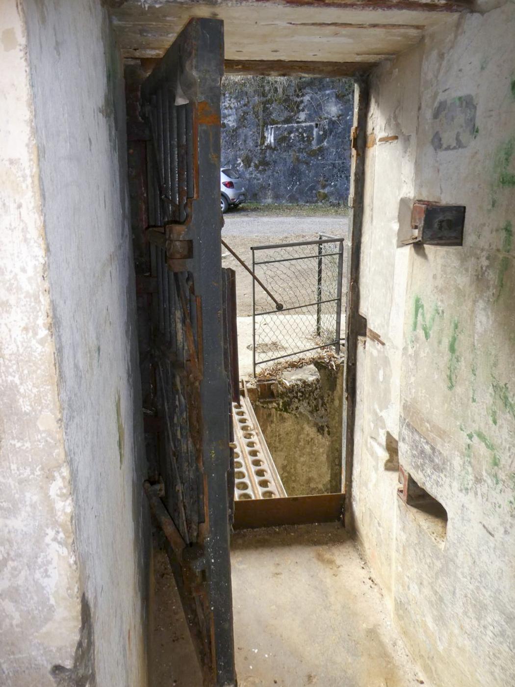 Ligne Maginot - GORDOLON (GN) - (Ouvrage d'artillerie) - Bloc 1
Entrée des hommes - ELLENA Daniel - CUNY Philippe