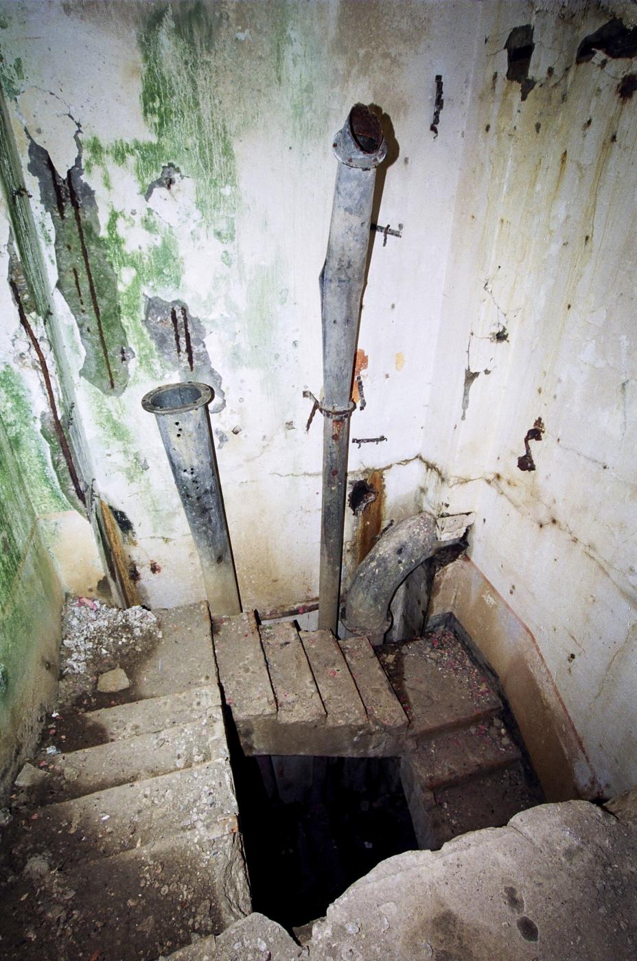 Ligne Maginot - MOTTENBERG - A33 - (Ouvrage d'infanterie) - Bloc 1
L’escalier - Lia VERMEULEN