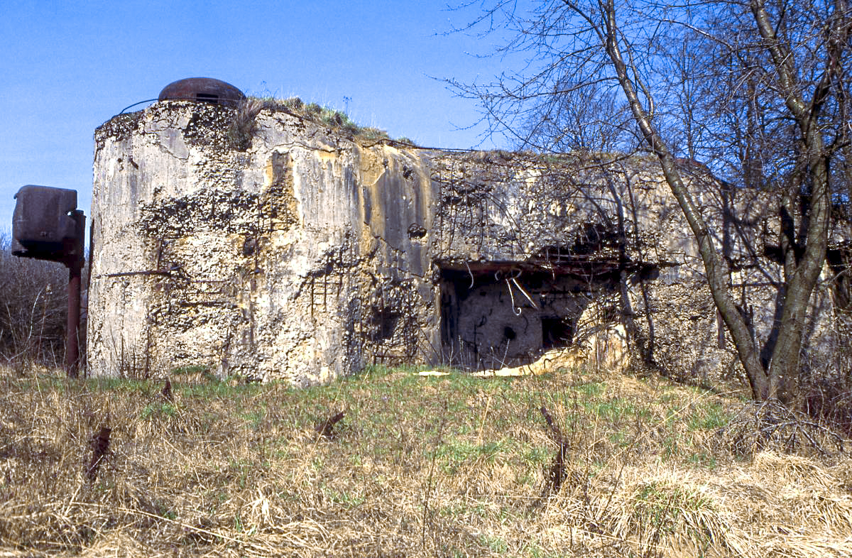 Ligne Maginot - MOTTENBERG SUD - C69 - (Casemate d'infanterie - double) - La casemate côté sud - Valentin Hemmert