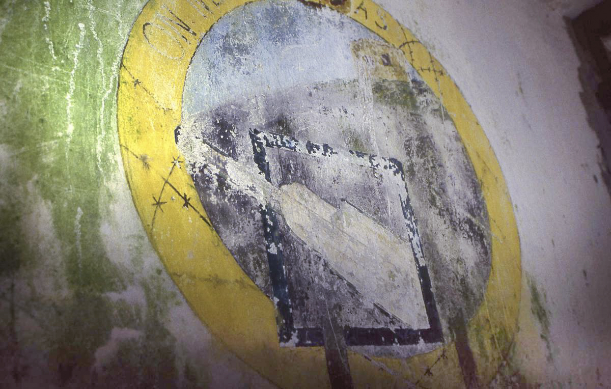 Ligne Maginot - MOTTENBERG SUD - C69 - (Casemate d'infanterie - double) - Fresque 'On ne passe pas' - Valentin Hemmert
