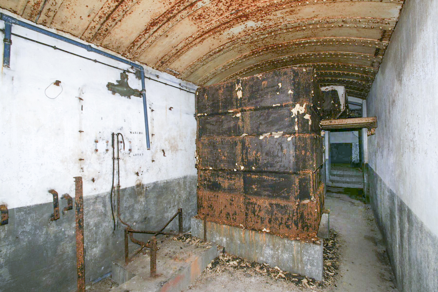 Ligne Maginot - DONAU - (Abri) - Citerne de stockage et emplacement de la pompe - duomaxw