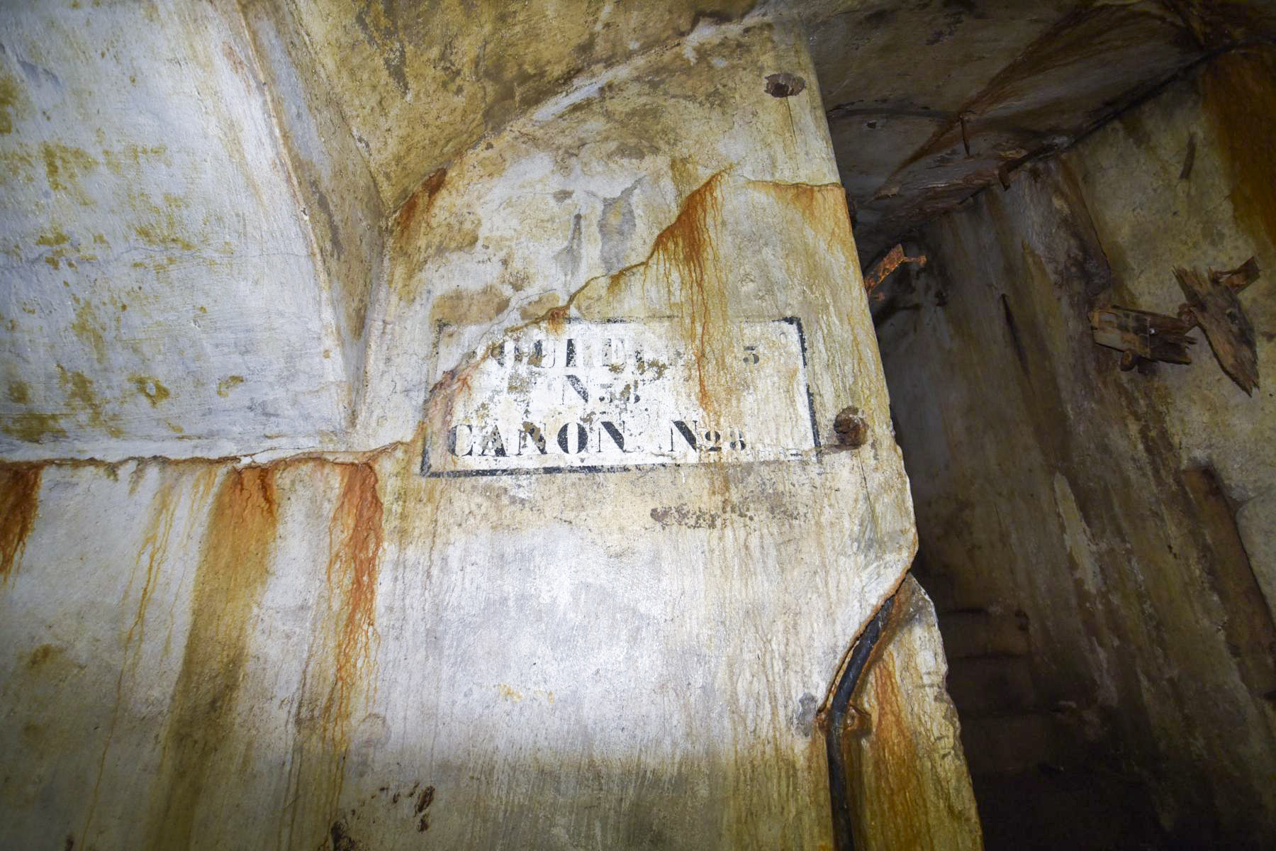 Ligne Maginot - FORT JEANNE D'ARC (3° ARMEE) - (PC de Région Fortifiée) - Batterie droite pour canons de 10 cm - Ludovic KNAPP