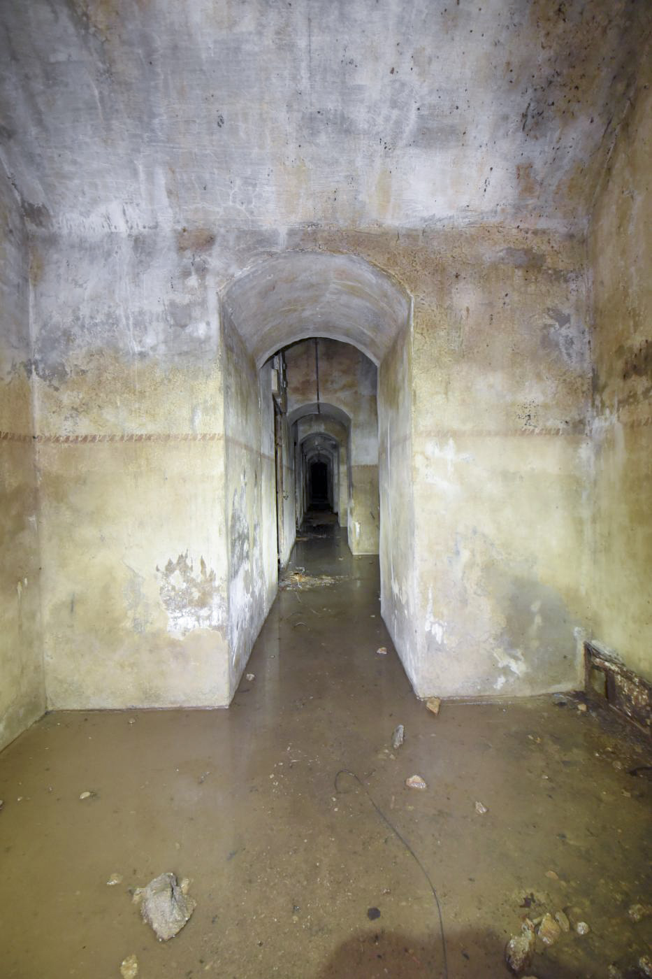 Ligne Maginot - FORT JEANNE D'ARC (3° ARMEE) - (PC de Région Fortifiée) - Batterie gauche pour canons de 10 cm - Ludovic KNAPP