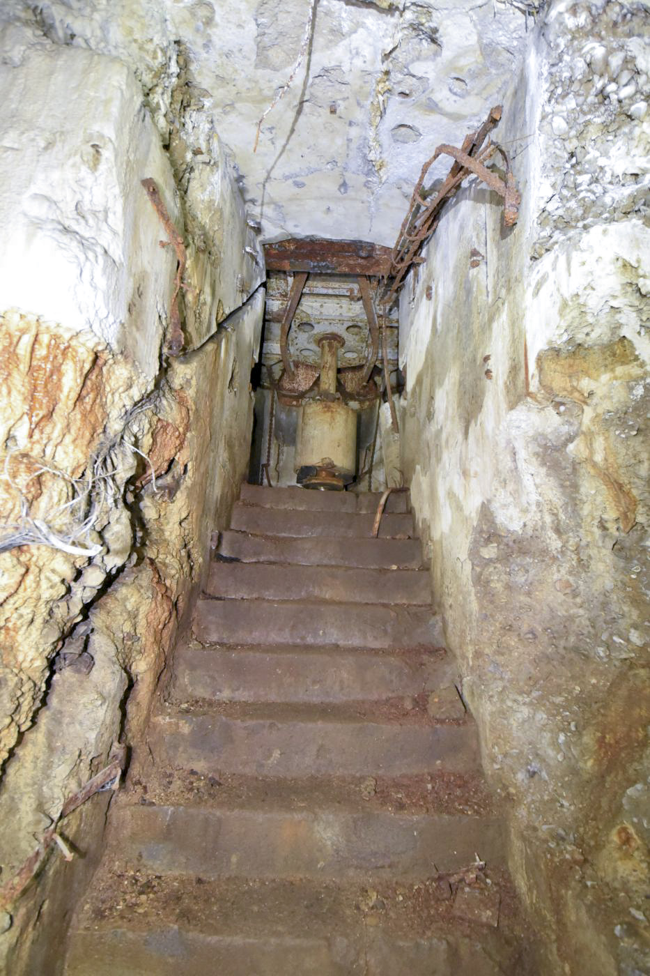 Ligne Maginot - FORT JEANNE D'ARC (3° ARMEE) - (PC de Région Fortifiée) - Batterie gauche pour canons de 10 cm - Ludovic KNAPP
