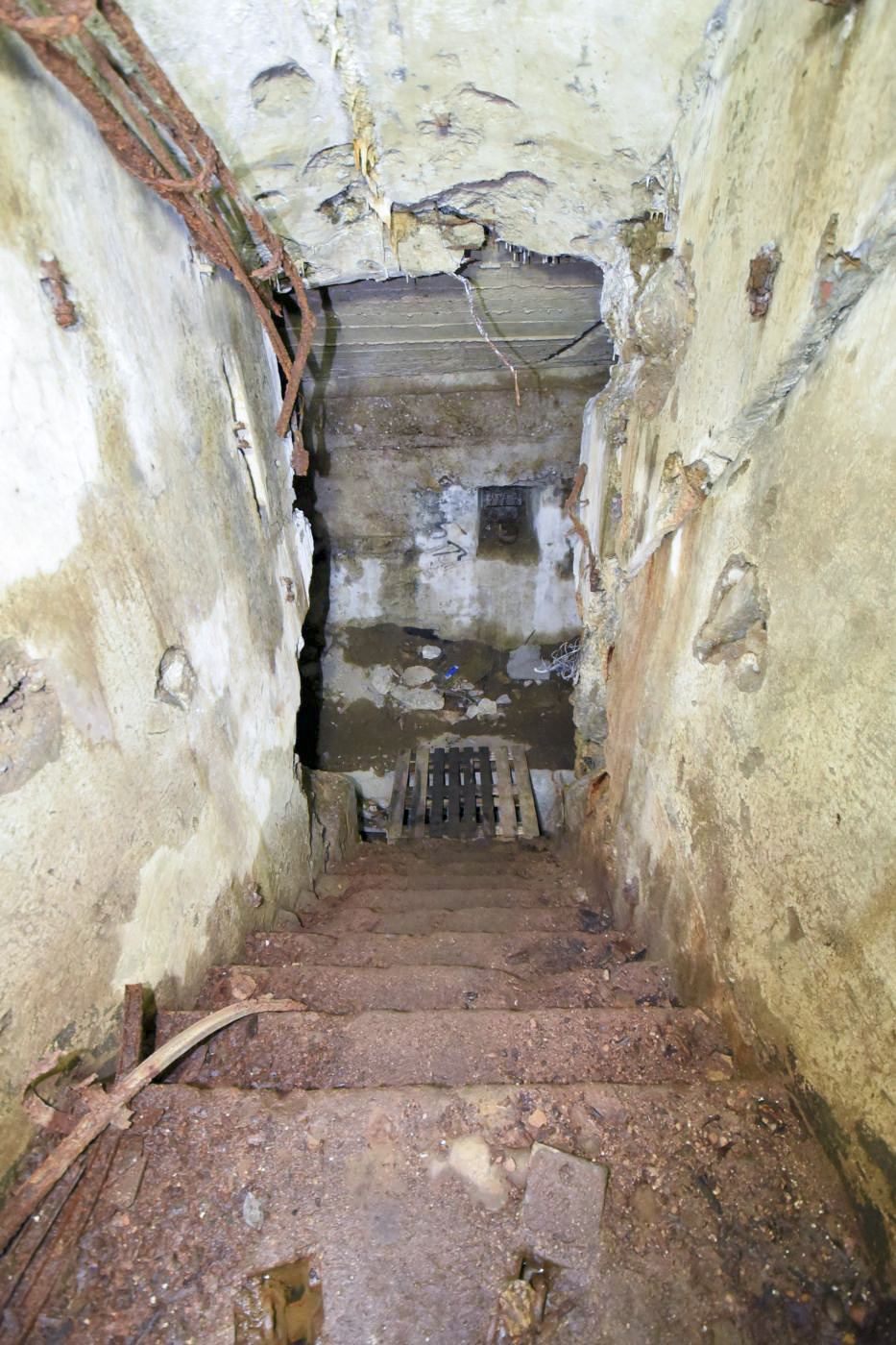 Ligne Maginot - FORT JEANNE D'ARC (3° ARMEE) - (PC de Région Fortifiée) - Batterie gauche pour canons de 10 cm - Ludovic KNAPP