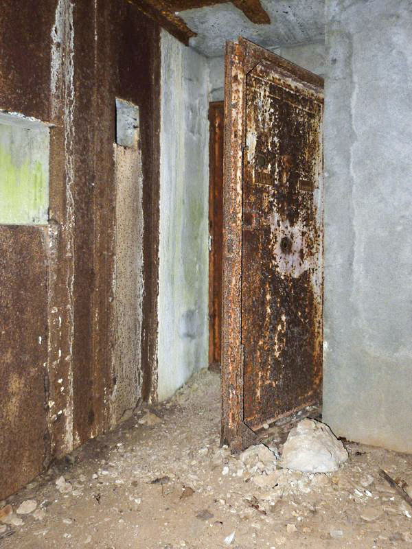 Ligne Maginot - A27 - ROUTE DE L'INSPECTEUR OUEST - (Blockhaus pour canon) -  - JMBrams
